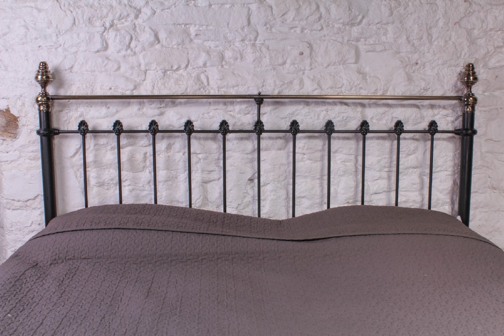 Handsome 6Ft Victorian black and brass super kingsize bed View IV