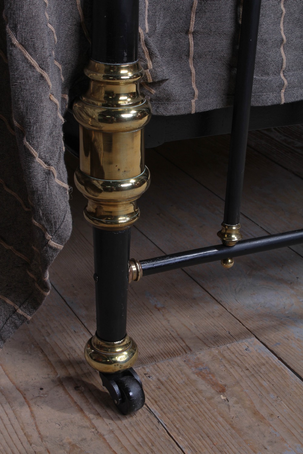 Beautiful Heals Black and brass king size bed View III