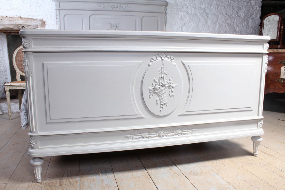 Attractive European Kingsize French painted bed View II