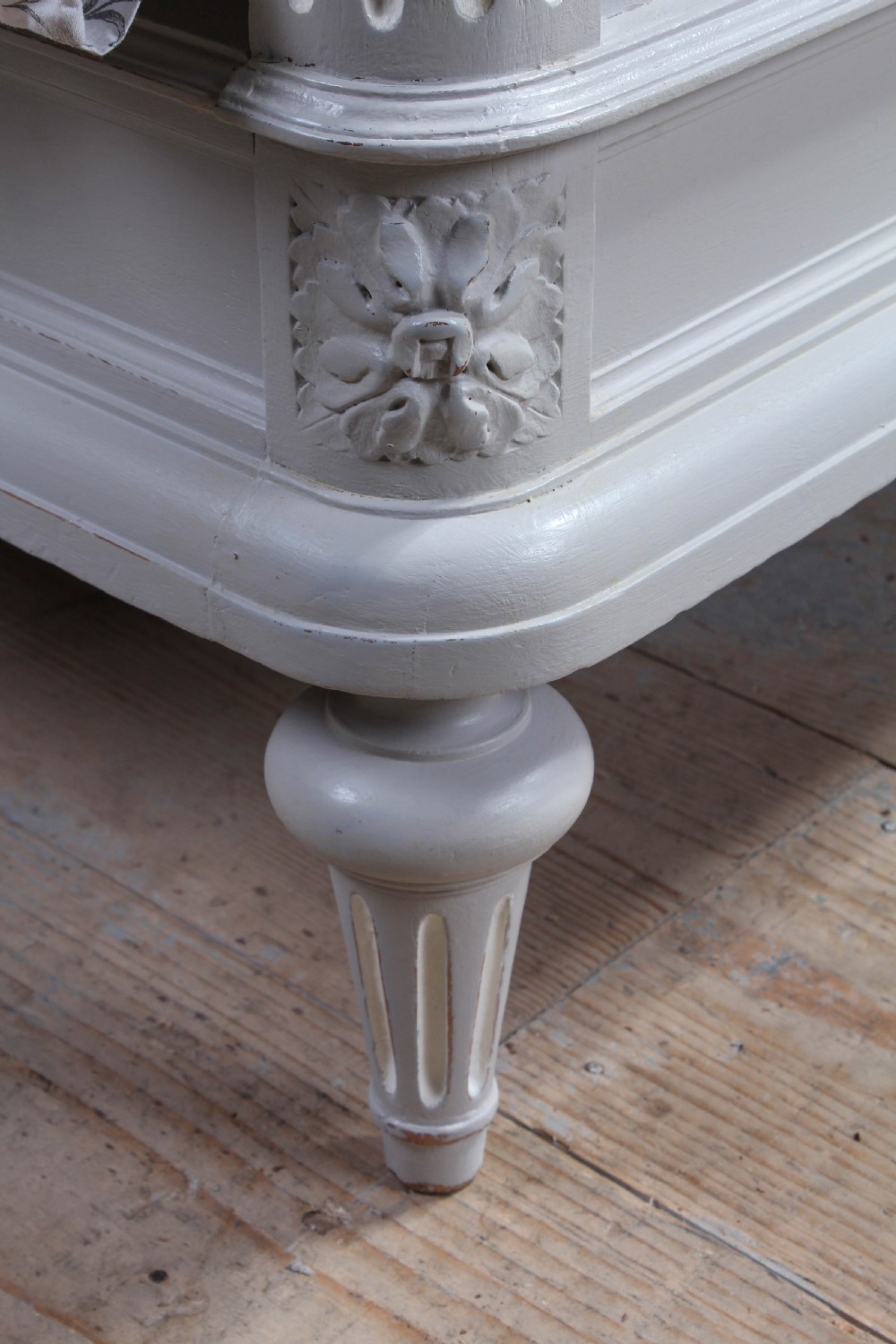 Attractive European Kingsize French painted bed View VI