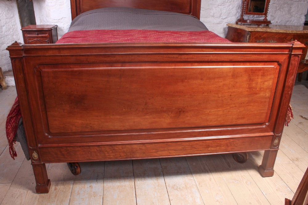 Whytock and Reid solid Mahogany large king size bed View III