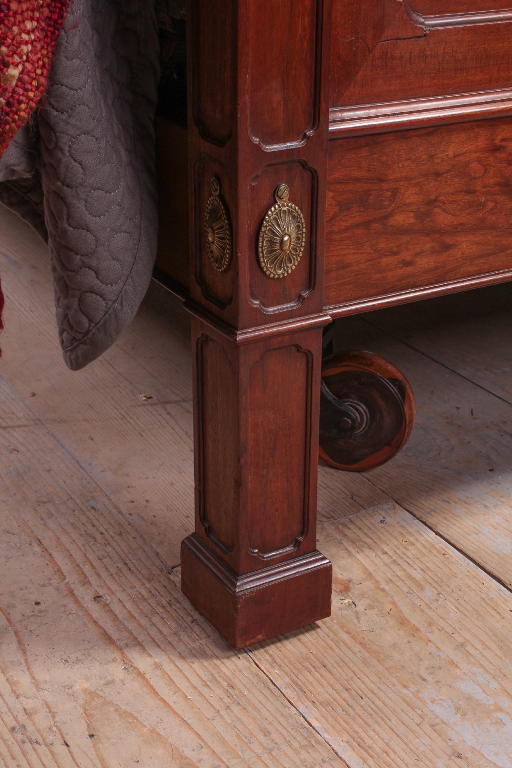 Whytock and Reid solid Mahogany large king size bed View VII