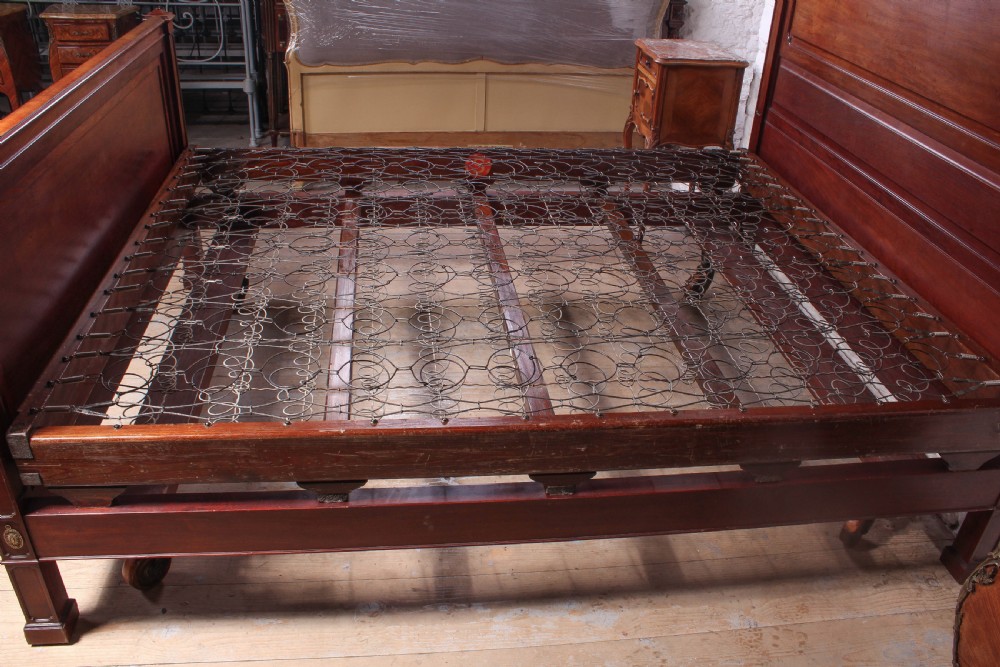 Whytock and Reid solid Mahogany large king size bed View IX