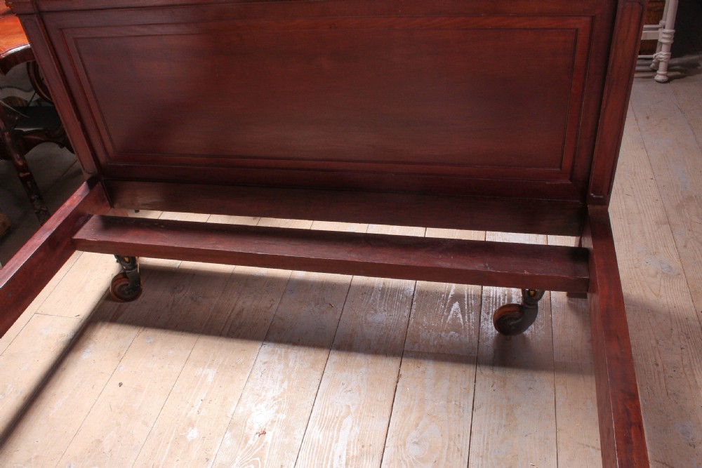 Whytock and Reid solid Mahogany large king size bed View XIII