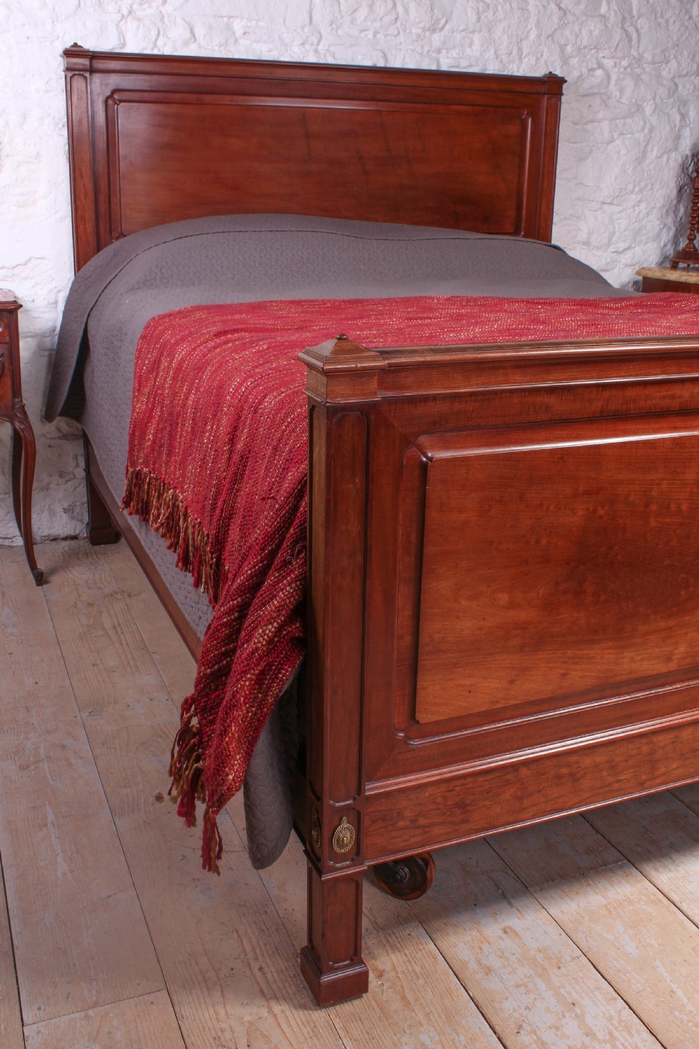 Whytock and Reid solid Mahogany large king size bed View XIV