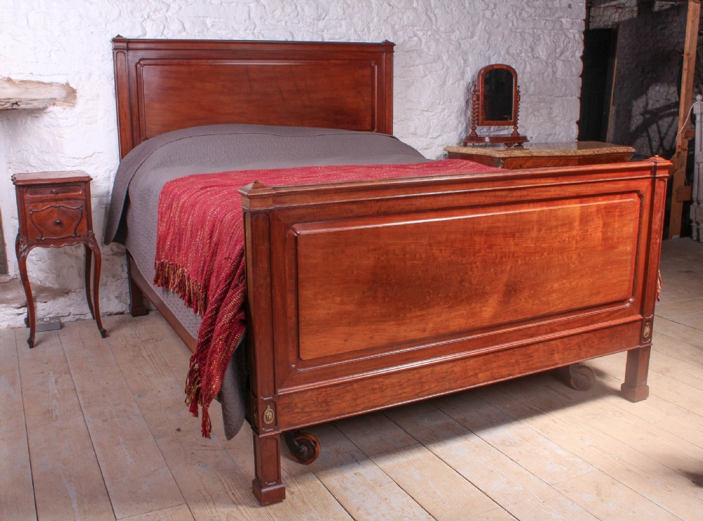 Whytock and Reid solid Mahogany large king size bed View XV