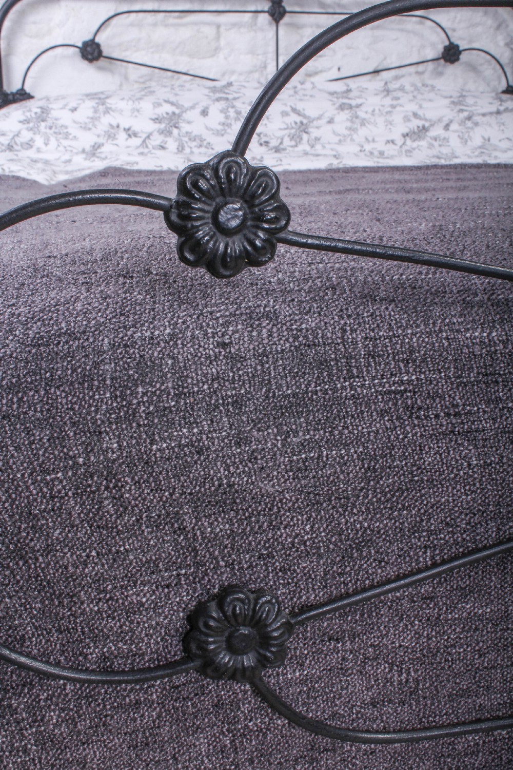 Lovely Irish cottage style 5Ft all iron king size bed View II