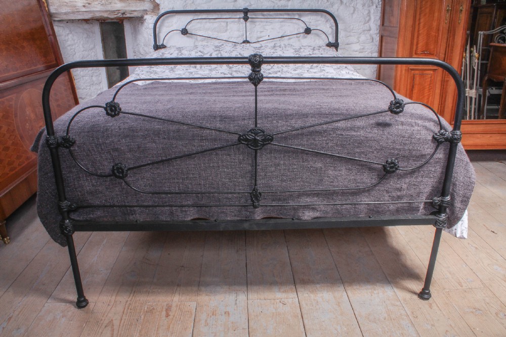 Lovely Irish cottage style 5Ft all iron king size bed View VI