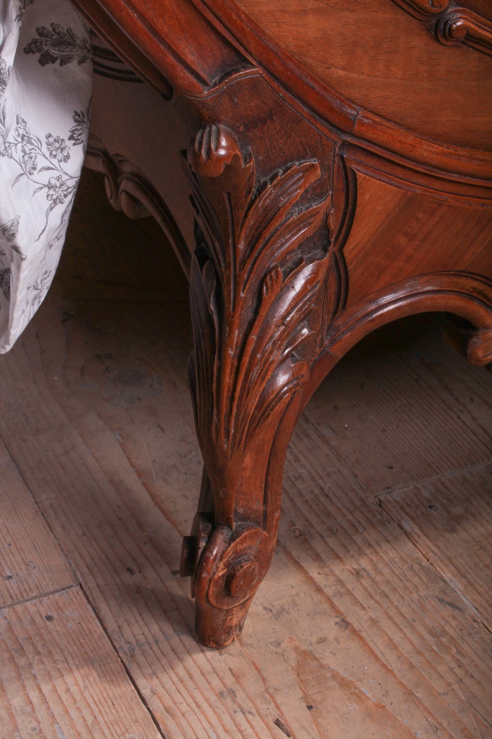 Beautiful king size Louis XV style bed View V