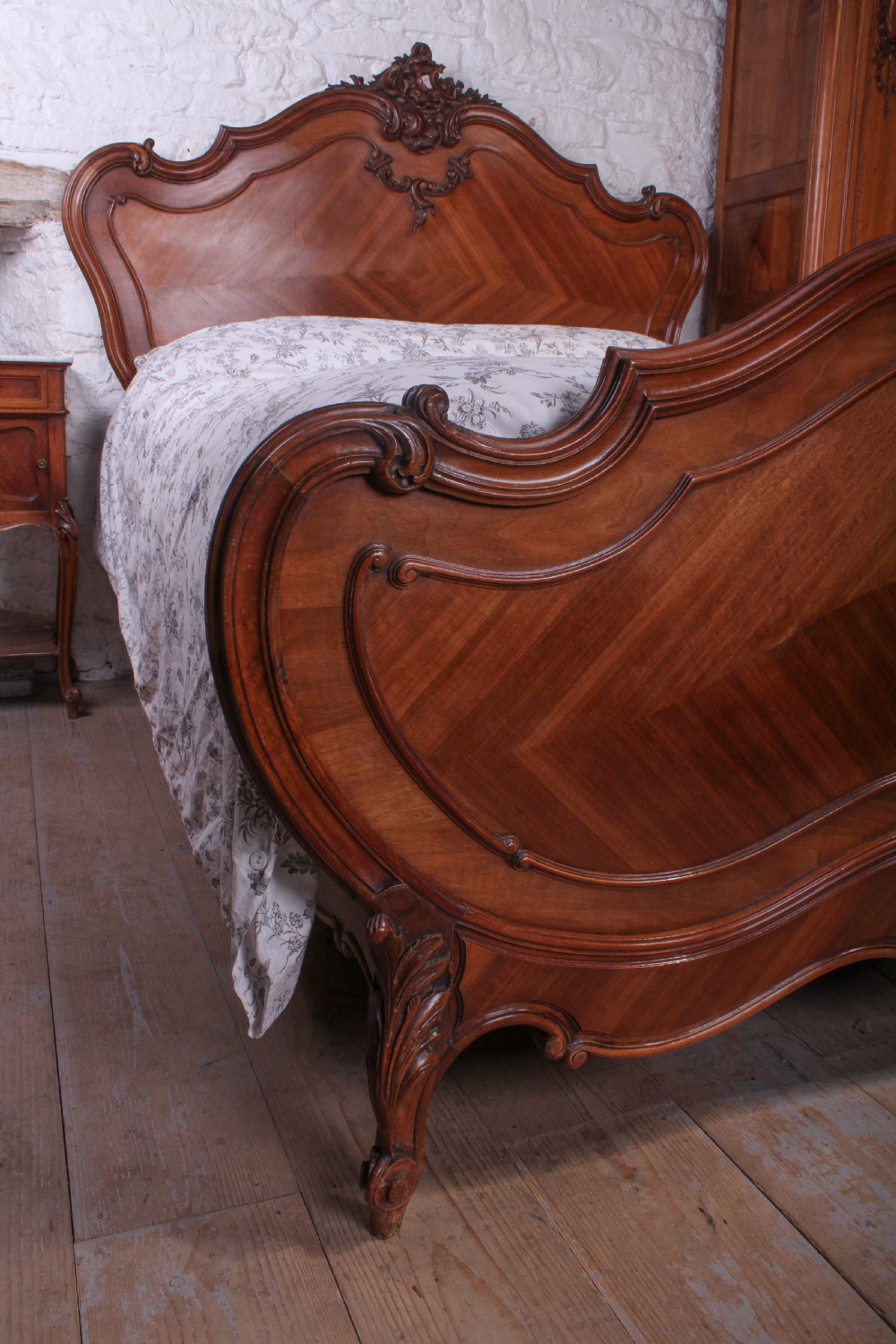 Beautiful king size Louis XV style bed View VI