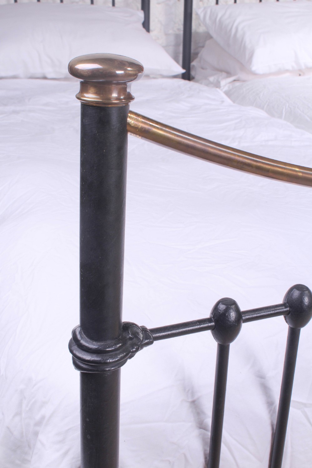 Pair of Edwardian single brass and iron beds (can be joined) View IV