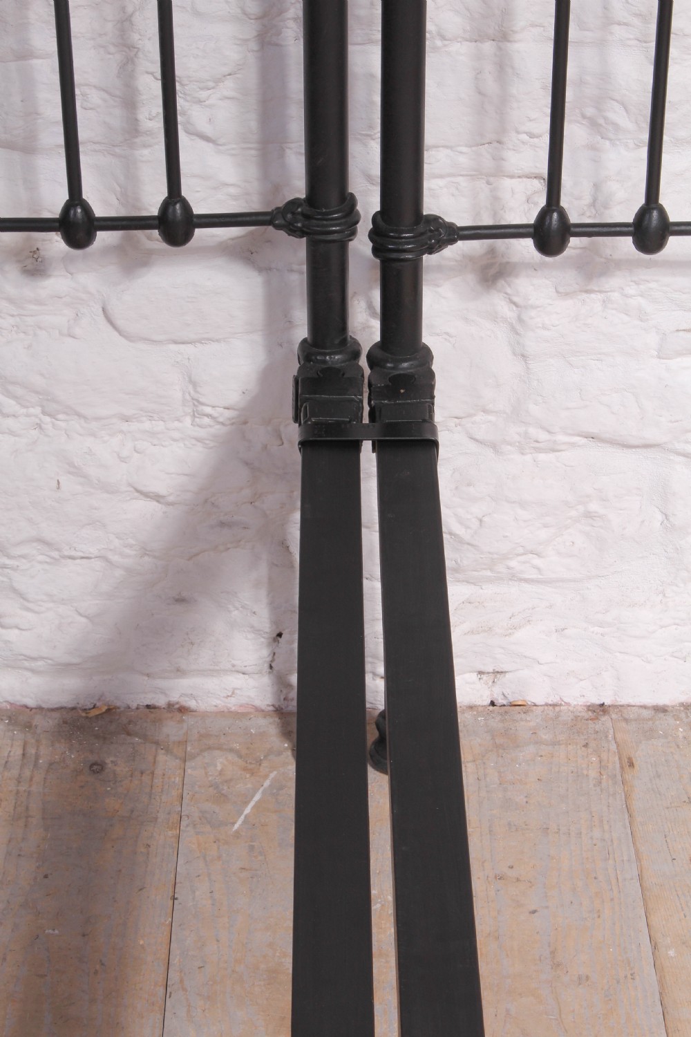 Pair of Edwardian single brass and iron beds (can be joined) View XII