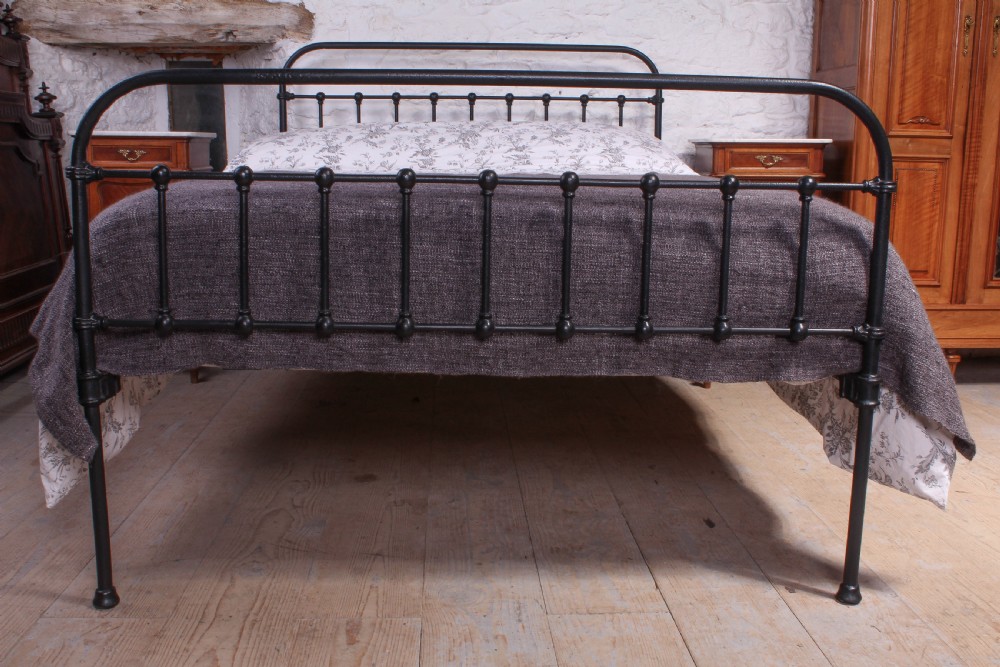 Fashionably simple all iron black double bed View II
