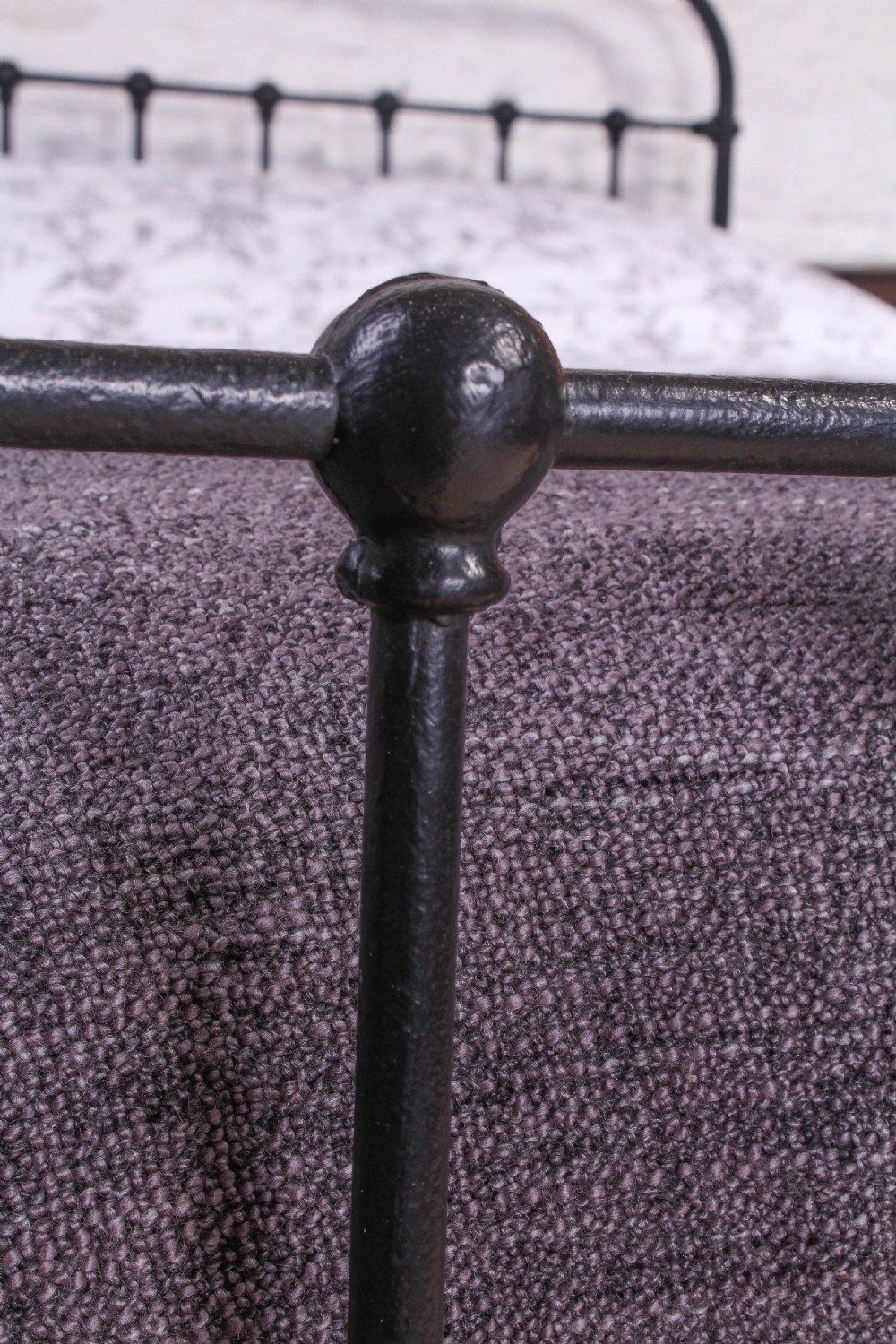 Fashionably simple all iron black double bed View VI