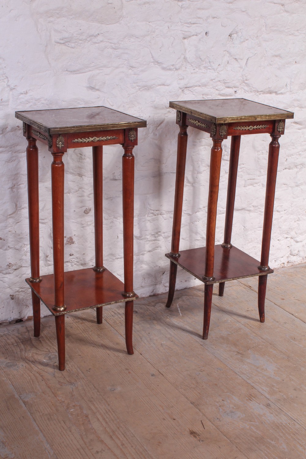 Attractive pair of elegant mahogany bedside tables