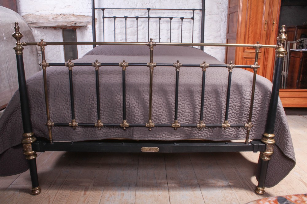 Elegant and stunning king size Winfield bed View IV