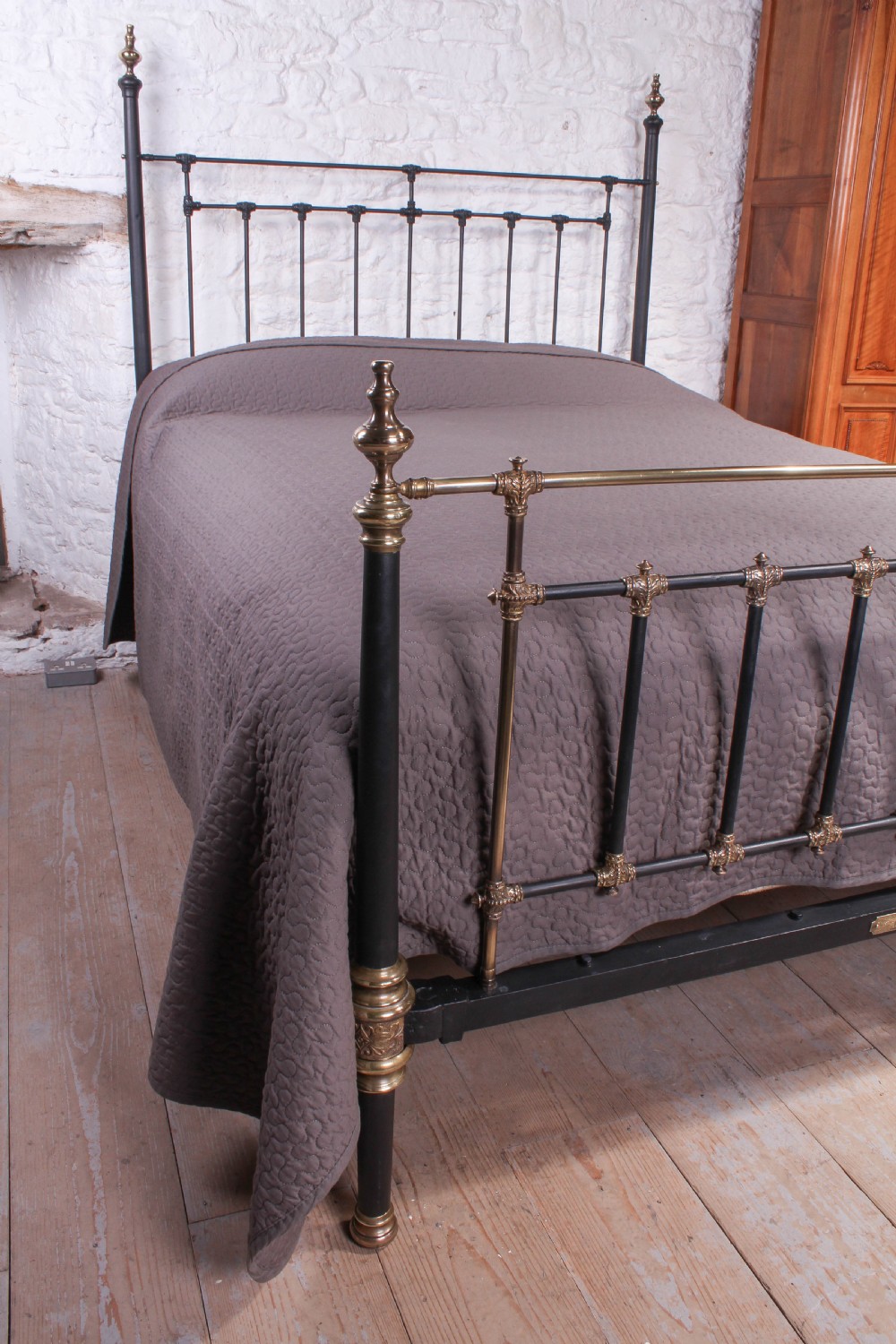 Elegant and stunning king size Winfield bed View XIV