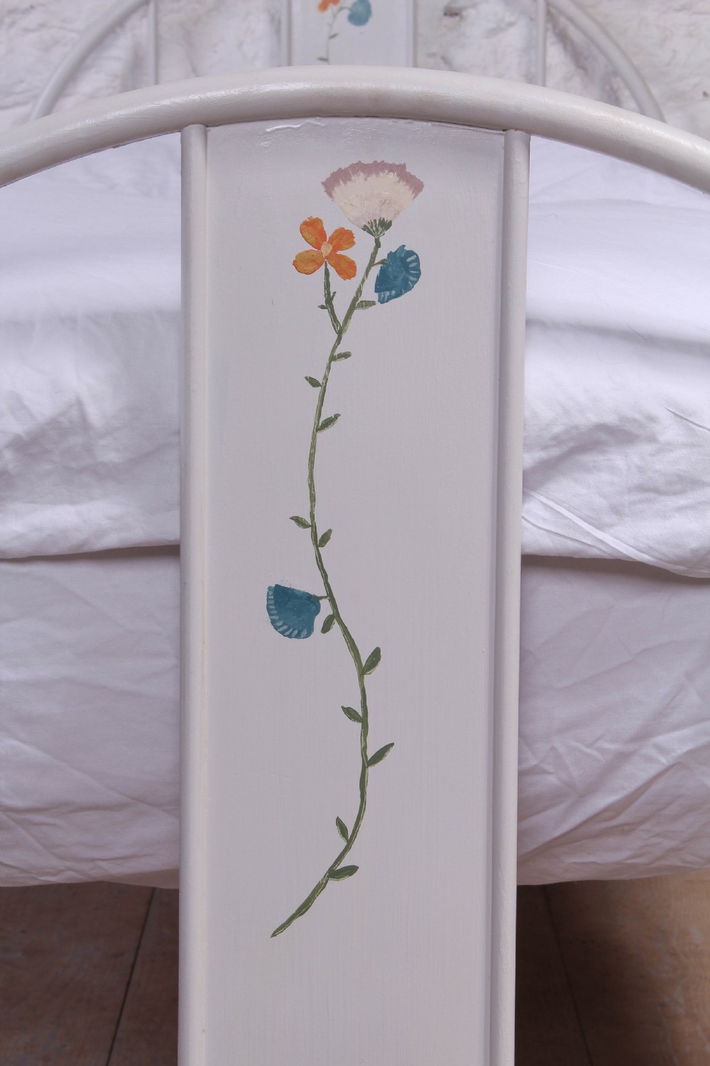 Pretty simple painted  iron single bed  View III