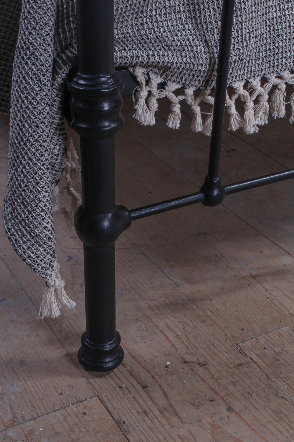 Attractive Edwardian dip rail brass and iron double bed  View VI