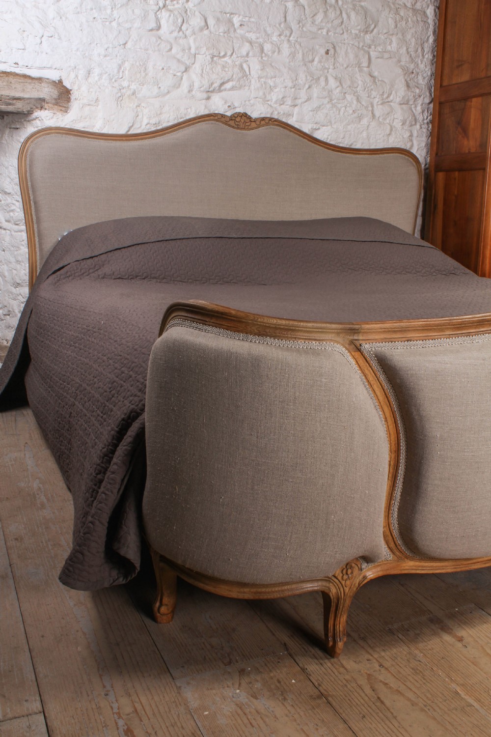 Fabulous newly upholstered  6Ft super king size demi corbeille  View II