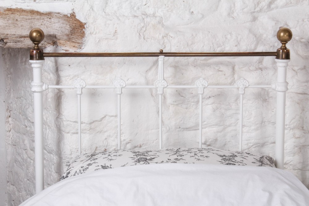 Pretty pair of single white and brass beds with rings and spindle details (can be joined) View III
