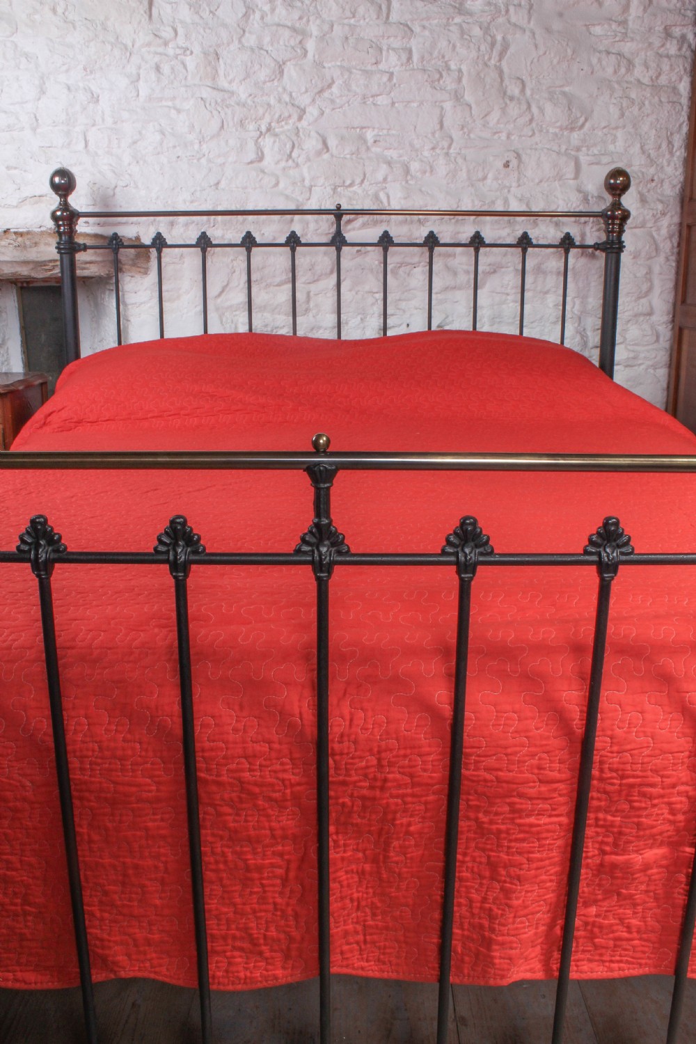 Handsome classic Victorian 6Ft super king size bed View VI