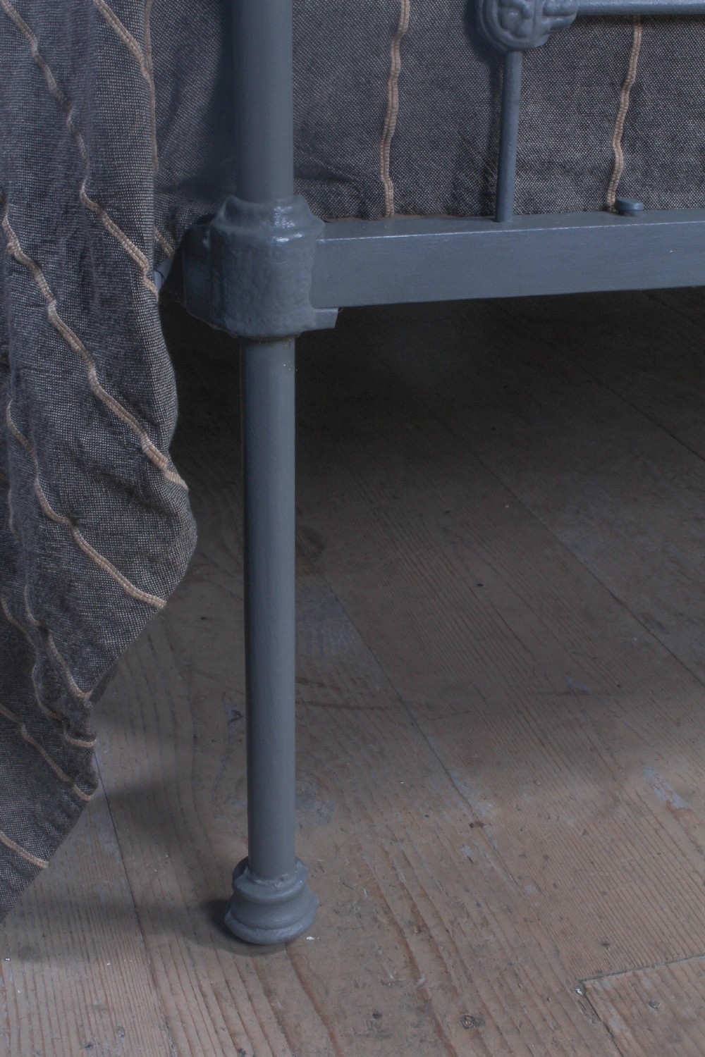 Pretty early Victorian double brass and iron bed View VII