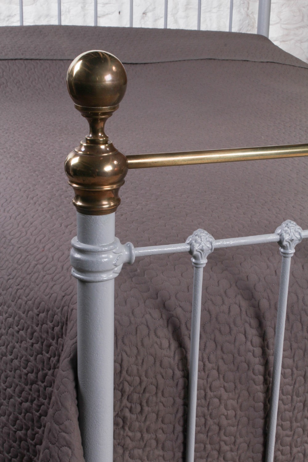 Classic Victorian brass and 5Ft iron king size bed View III