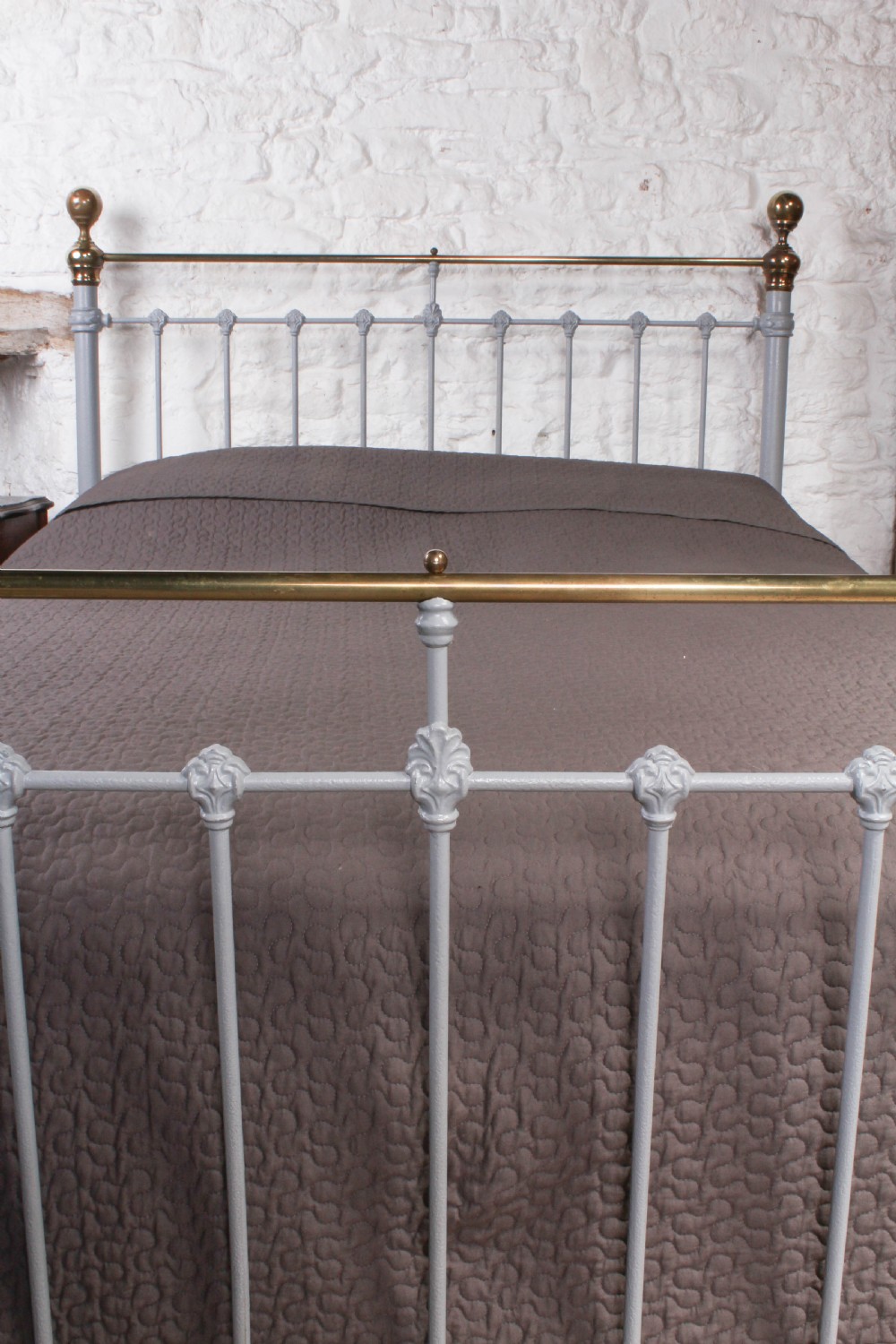 Classic Victorian brass and 5Ft iron king size bed View V