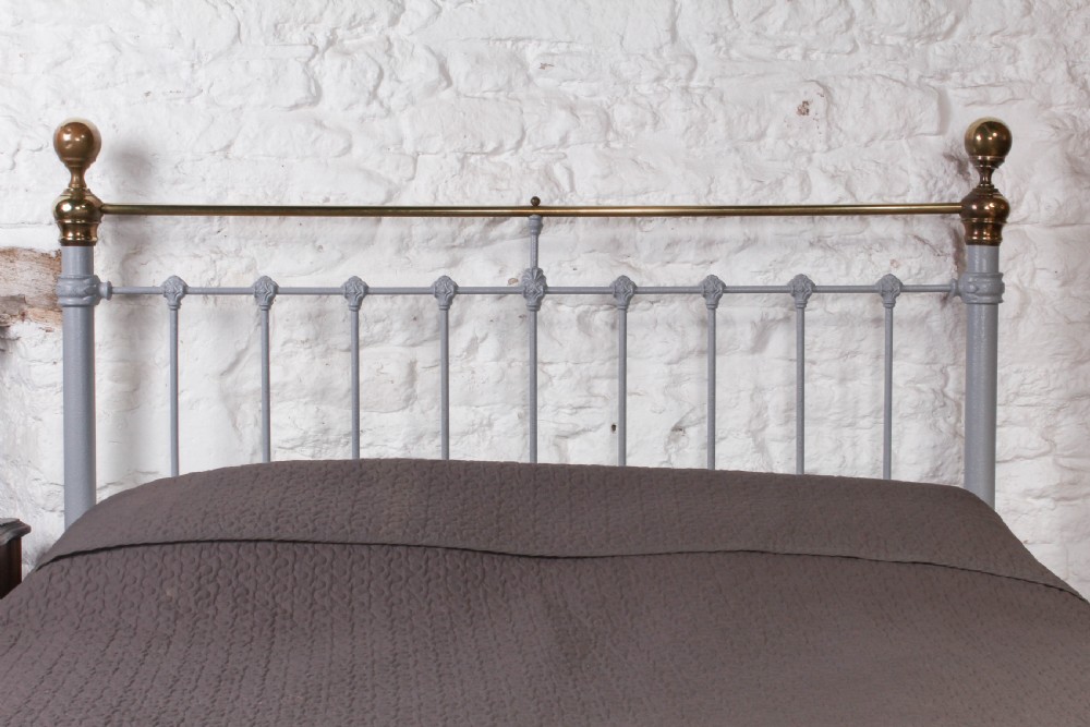Classic Victorian brass and 5Ft iron king size bed View VI