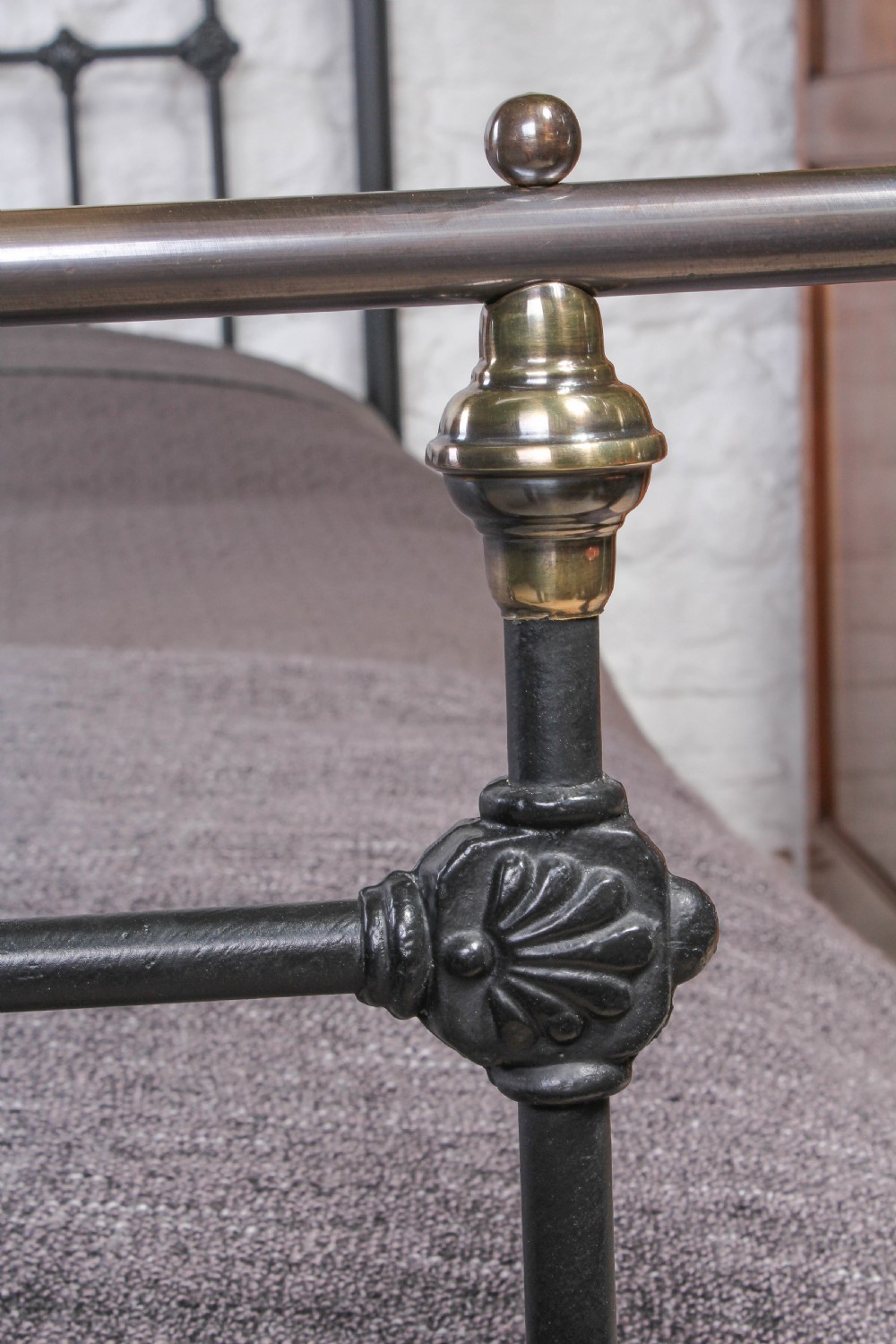Individual Classic Victorian king size brass and iron bed View VII