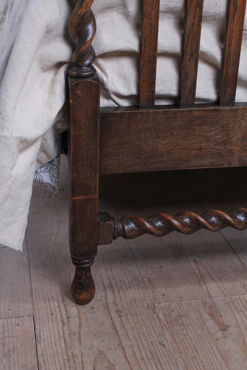 Unusual Edwardian oak double bed with barley twist posts View VII