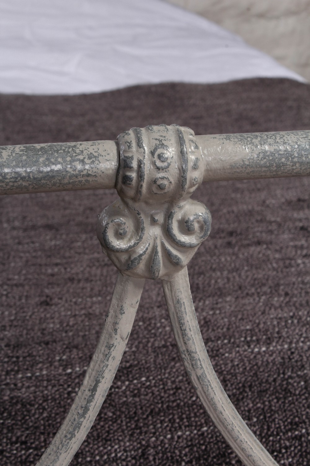 Lovely all iron super single View IV