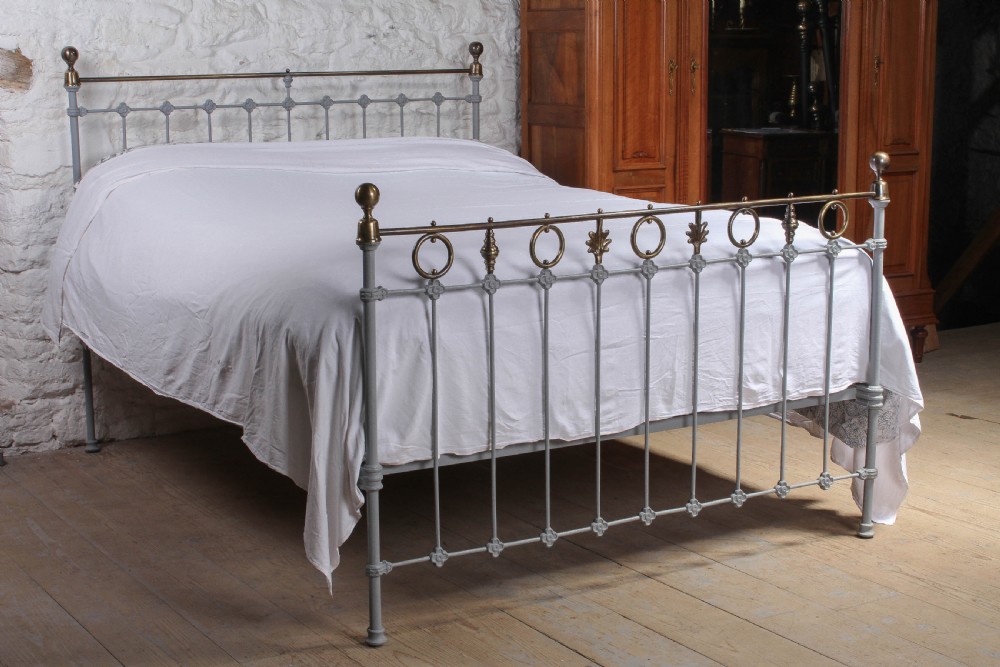 Lovely French 5Ft king size brass and iron bed  View II
