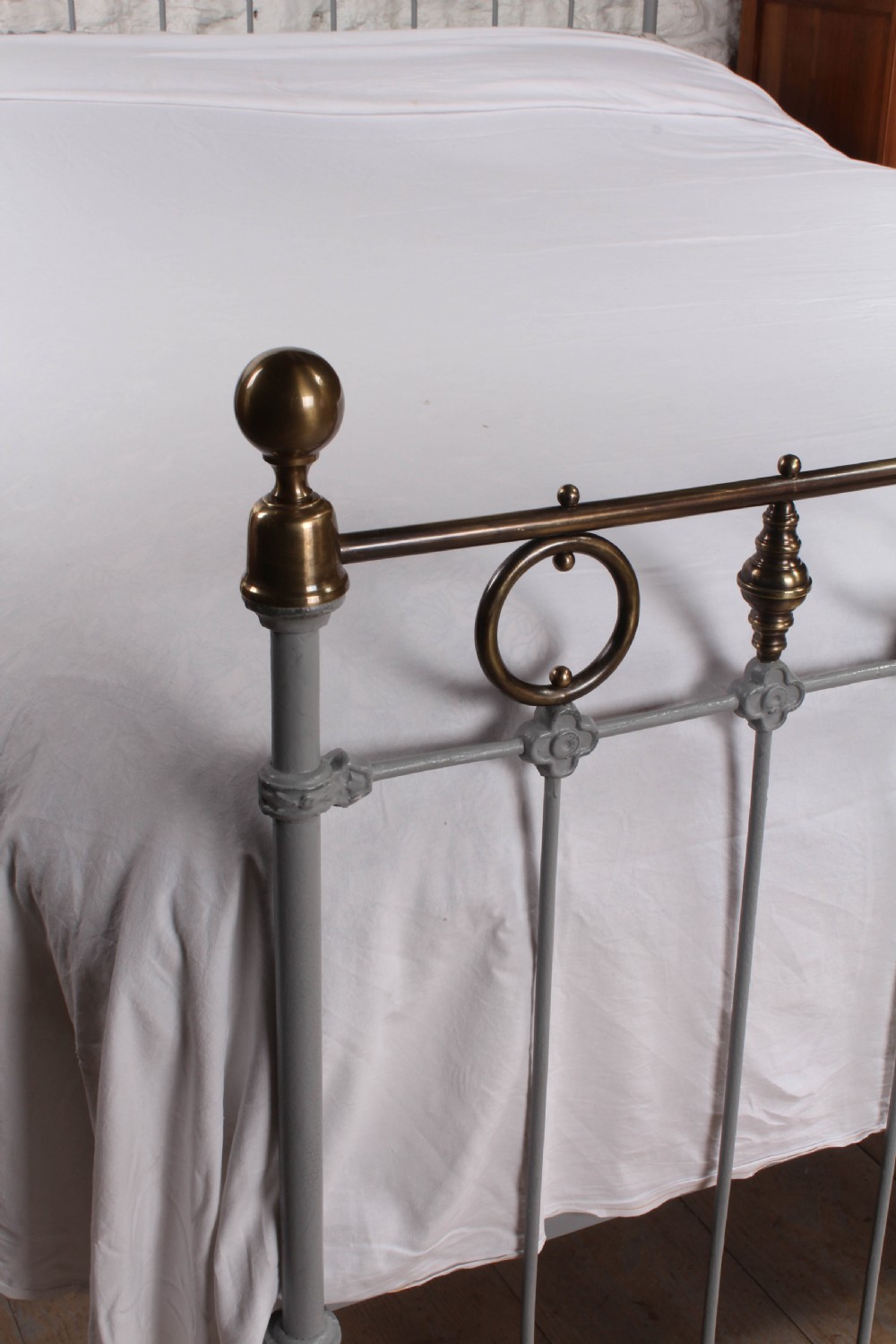 Lovely French 5Ft king size brass and iron bed  View IV
