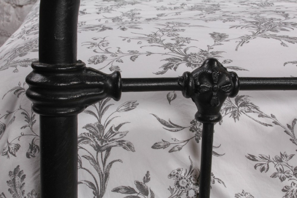 Simple French all iron king size bed View IV