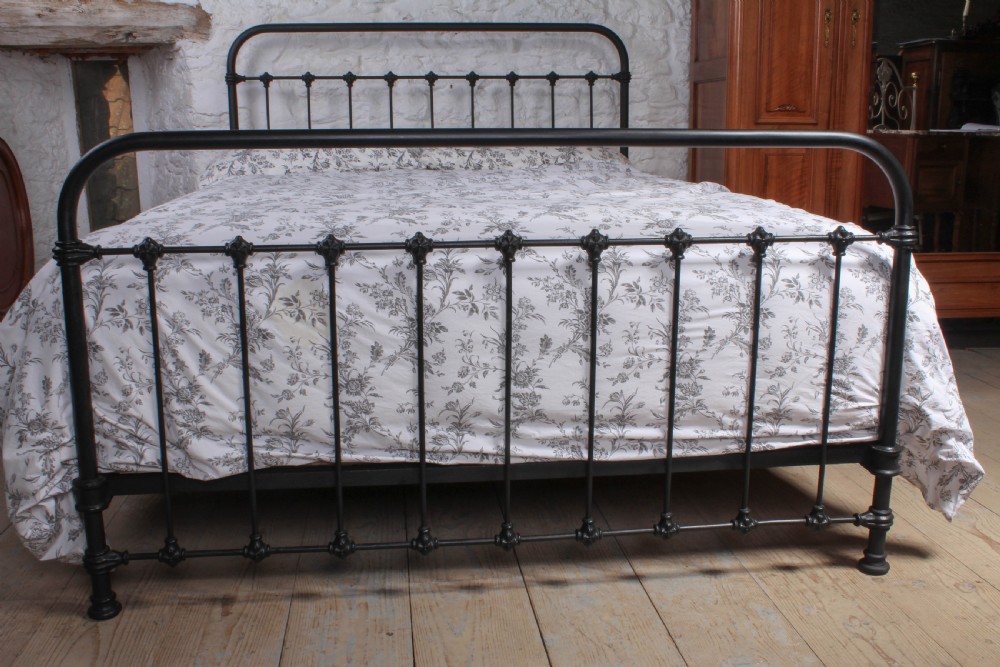 Simple French all iron king size bed View VII