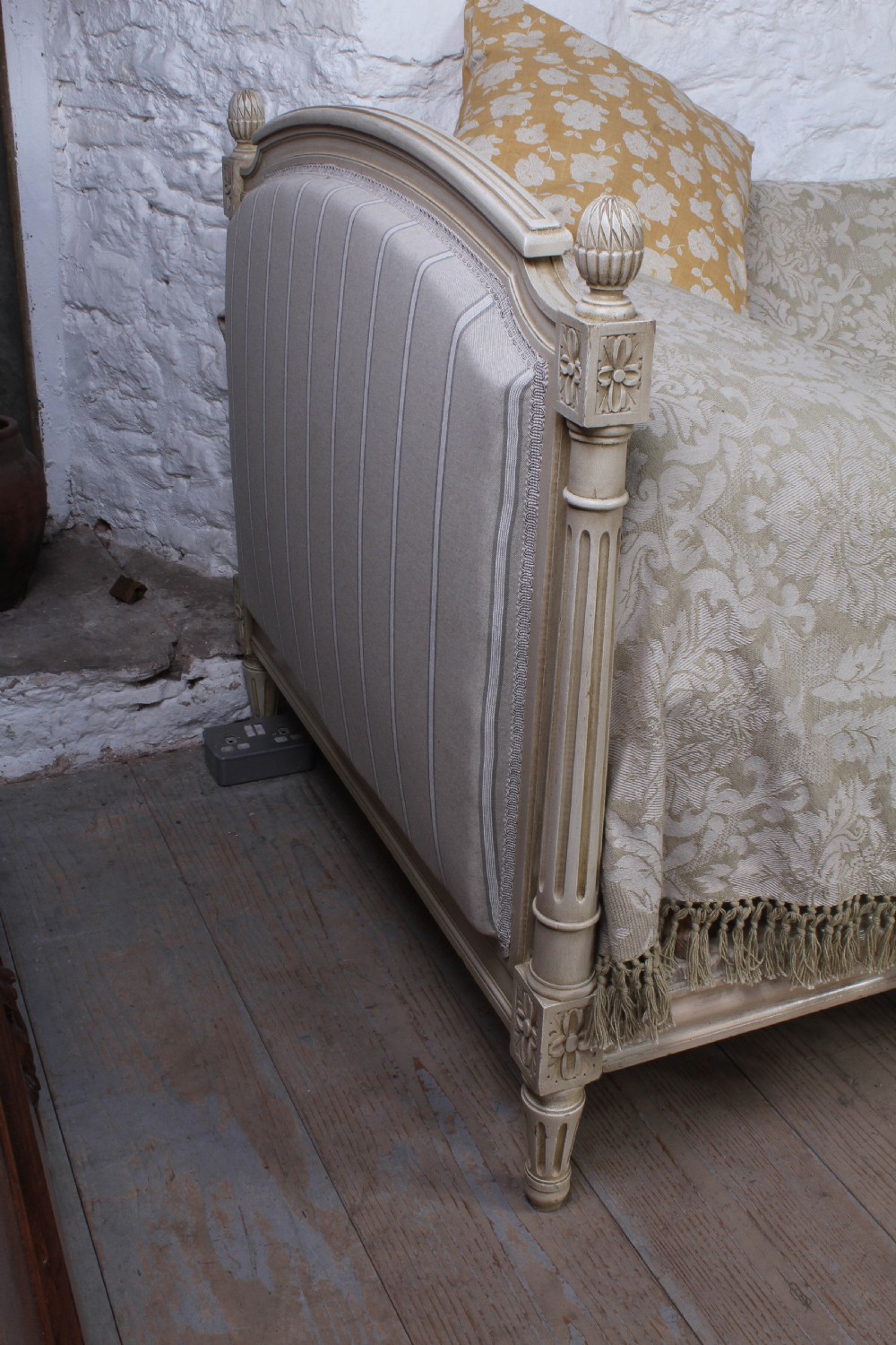 Lovely newly upholstered painted French day bed View III