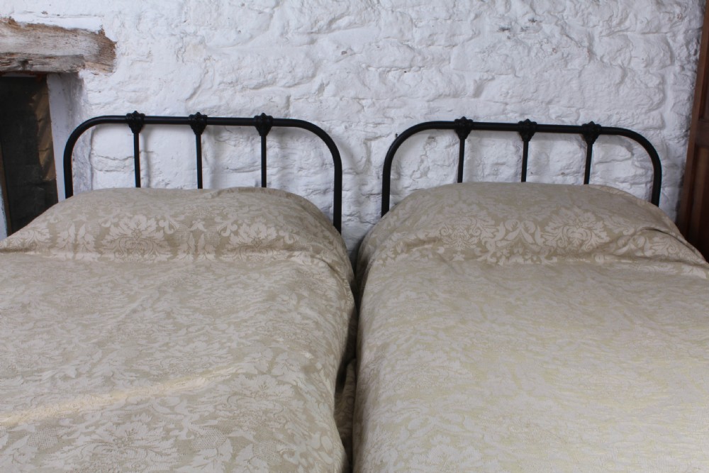 Very nice pair of Victorian all iron beds (can be joined) View VIII