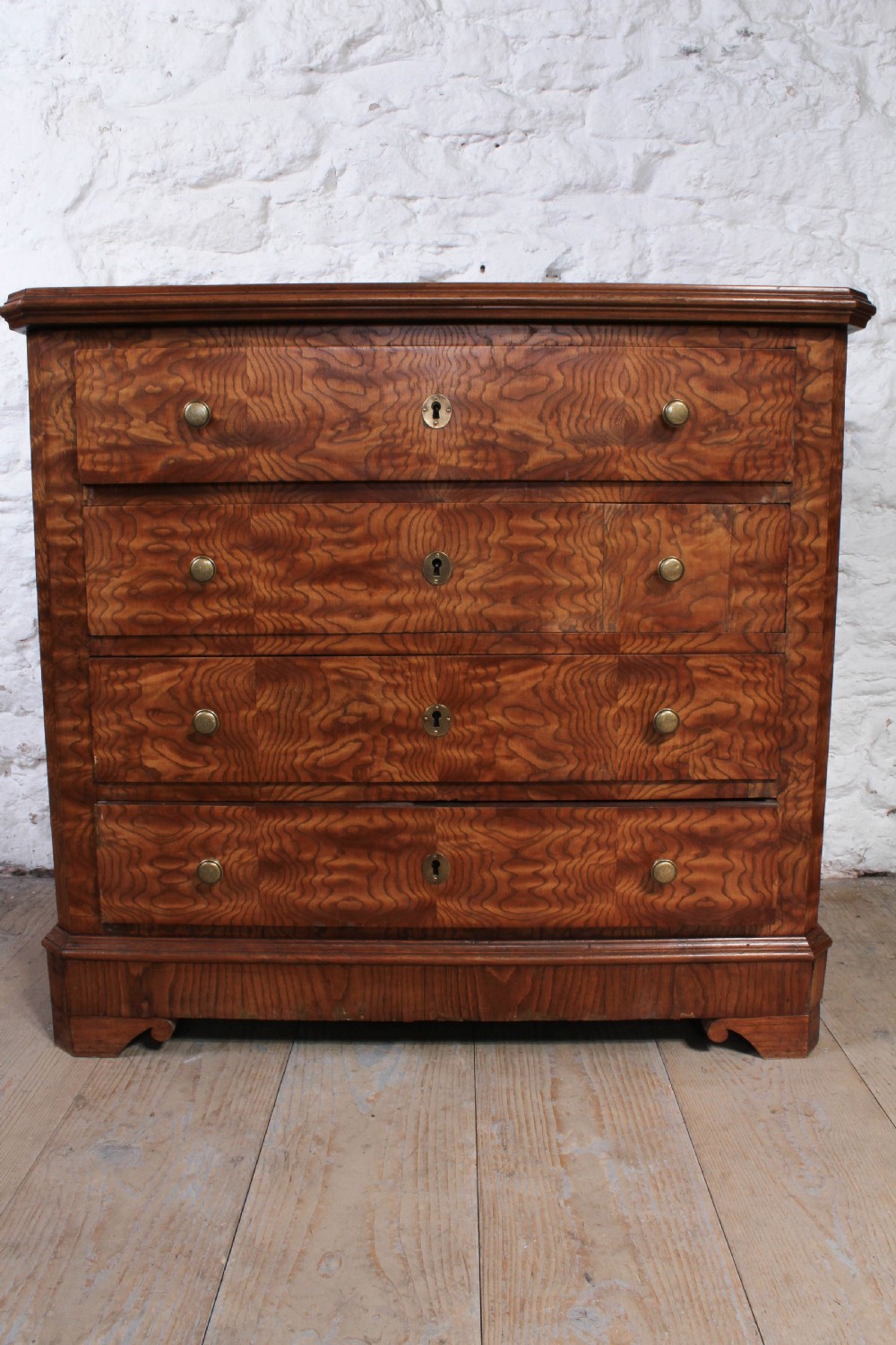 Lovely figured ash French chest of drawers View V