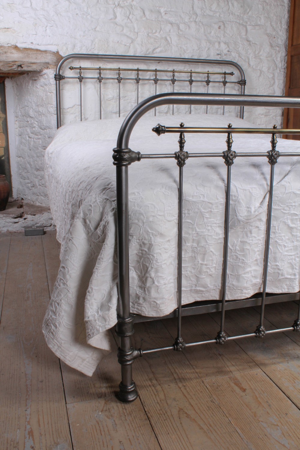 Burnished and aged brass  simple French king size bed View III