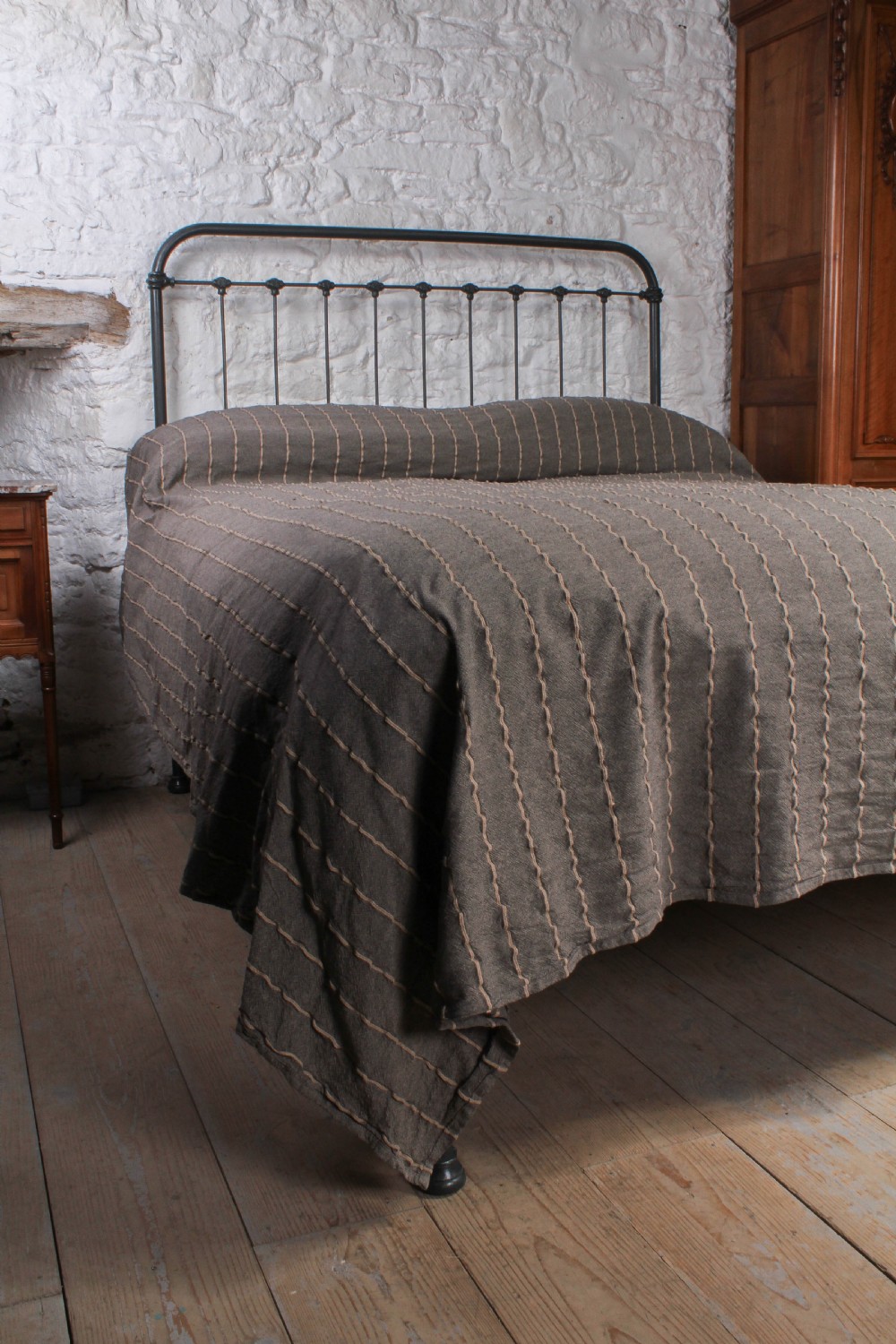 Pleasingly simple all iron king size no end bed View III