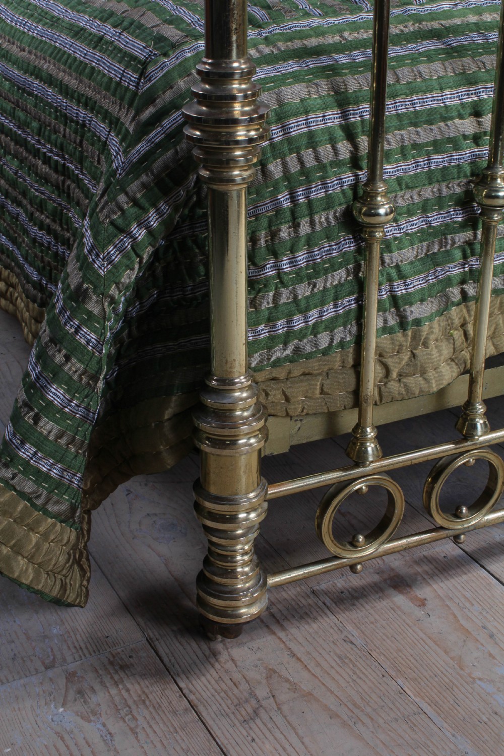 Absolutely lovely  all original all brass  French king size  bed View II