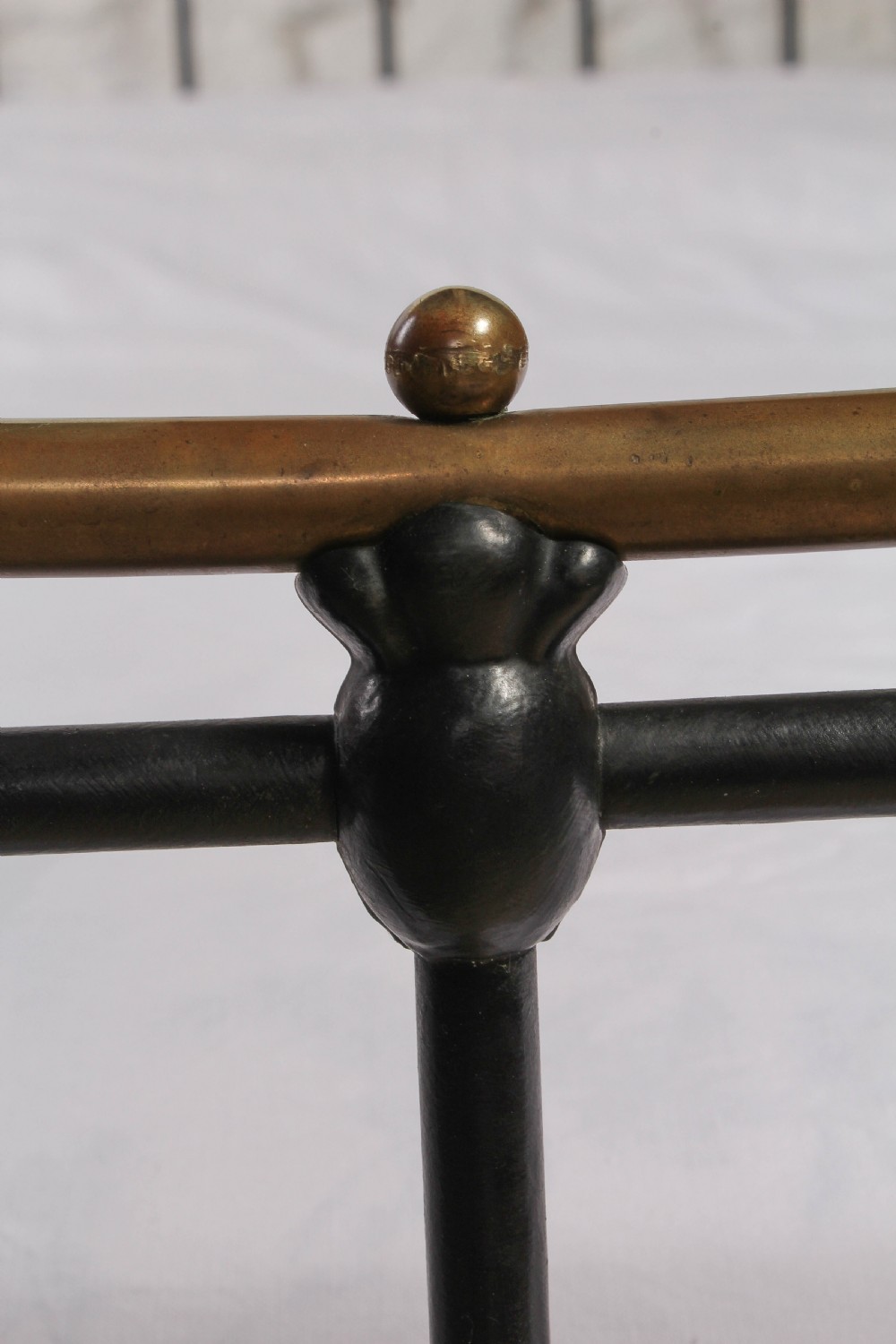 Classic Edwardian dip rail brass and iron bed View VII