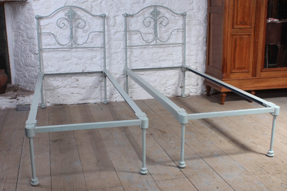 Pretty pair of small single Portuguese forged iron (can be joined) View II