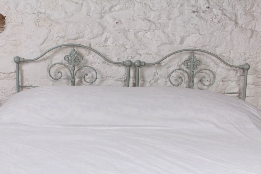 Pretty pair of small single Portuguese forged iron (can be joined) View IV