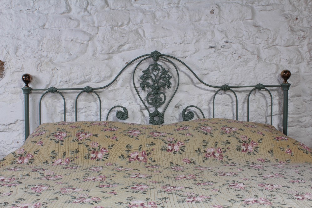 Very lovely early Victorian king size bed  View IV