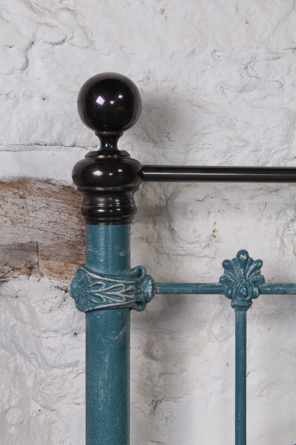 Super king size Victorian brass and iron bed  View IV