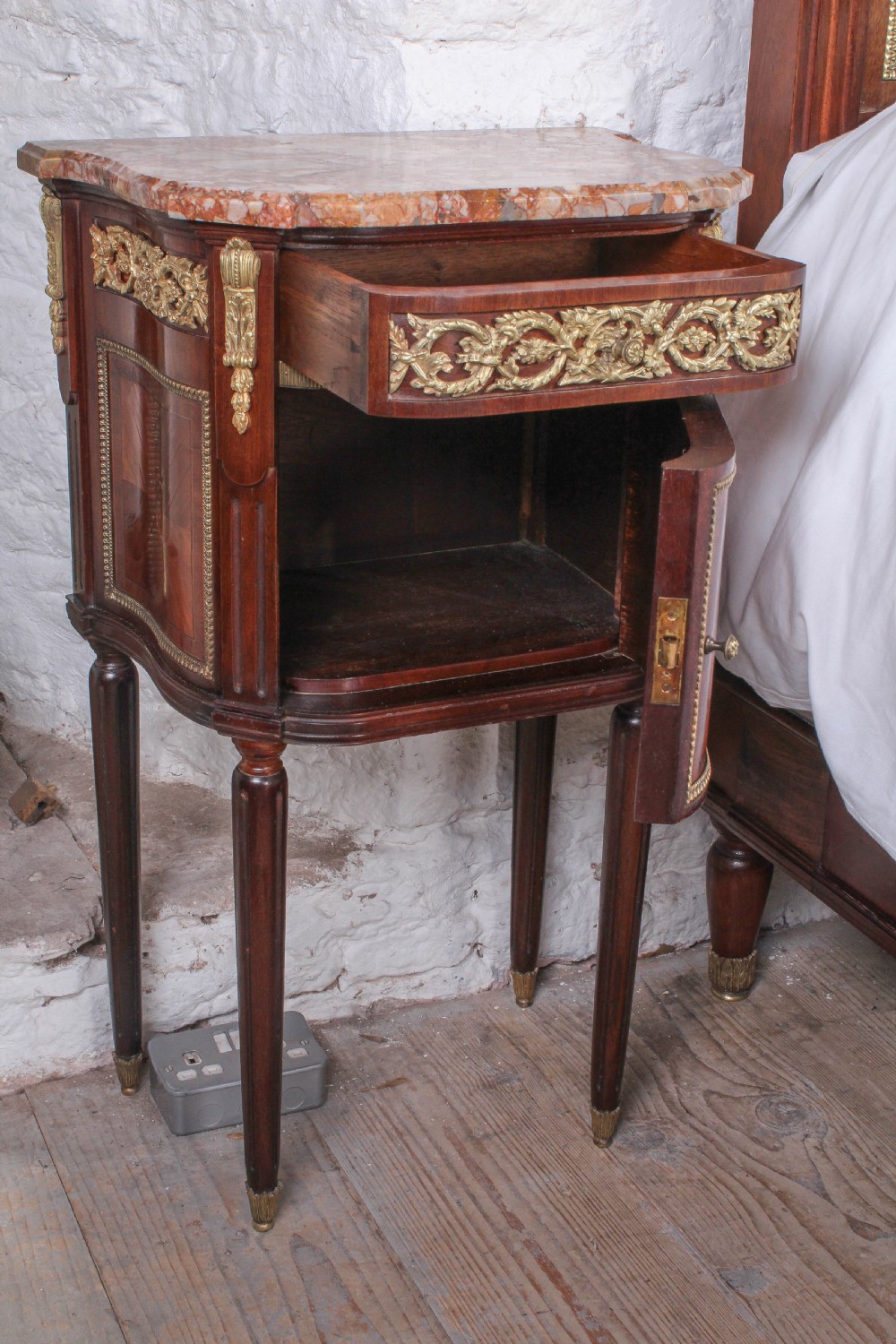 Fabulous mahogany and walnut decorated Empire style king size bed and bedside View XII