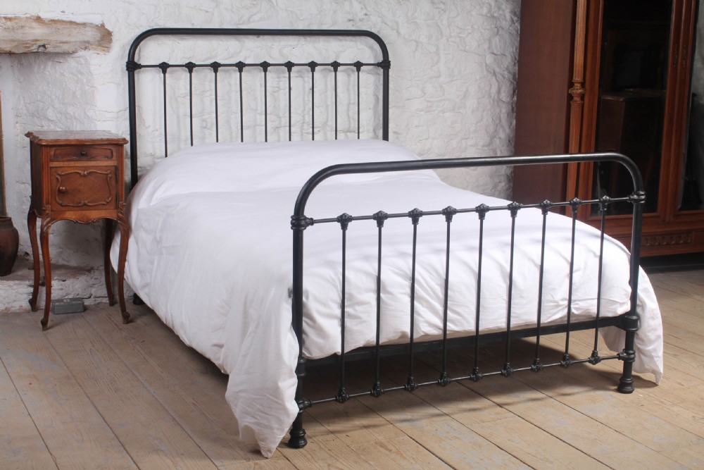 Fashionably simple French all iron double bed View IX